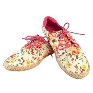 Sophie Sue Floral Print lace up Flats Size 9